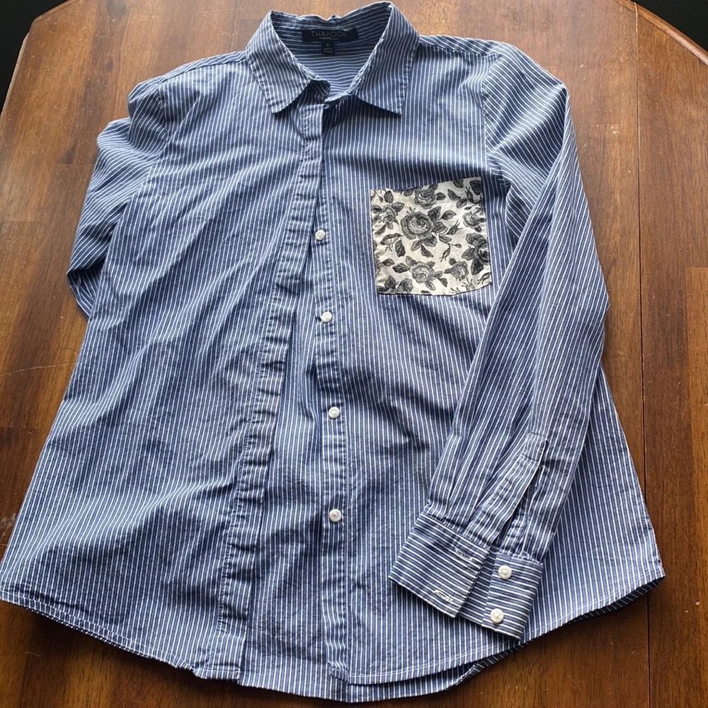 Women’s button down - Picture 1 of 3
